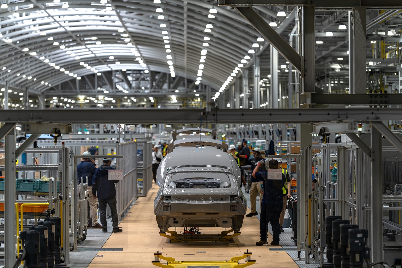 The production line of the Ioniq 5 electric SUV at Hyundai Motor Group's plant in the US state of Georgia. (Hyundai Motor Group)