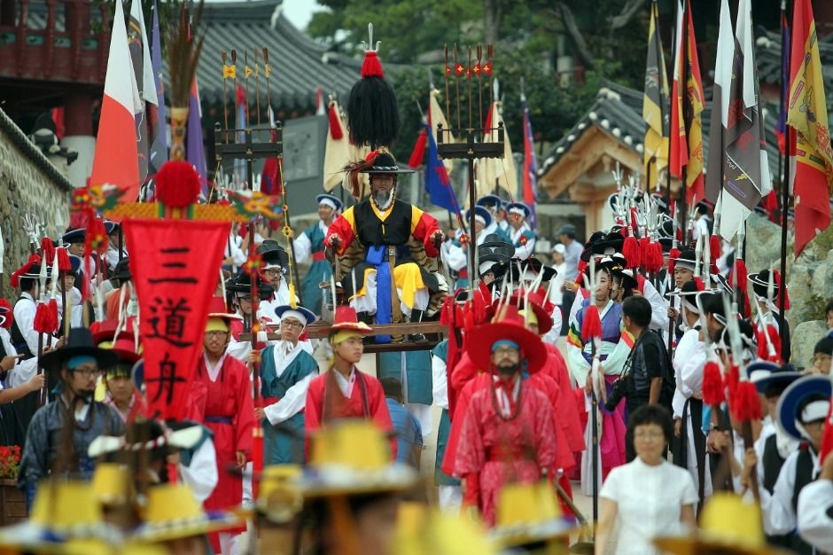 Tongyeong Hansan Battle Festival (Korea Tourism Organization)
