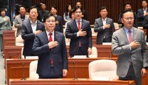 지지율 최저치인데…국힘 다시 ‘尹의 늪’ [이런정치]