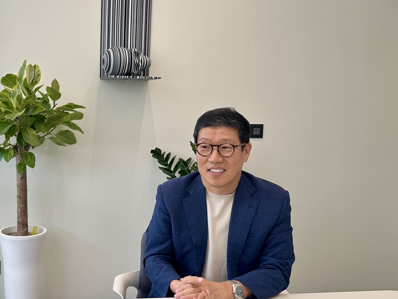 CEO and lawyer Kang Ho-sung of KHS Agency speaks during an interview with The Korea Herald at the offices of KHS Agency in Gangnam-gu, southern Seoul, Monday. (Lee Jung-joo/The Korea Herald)
