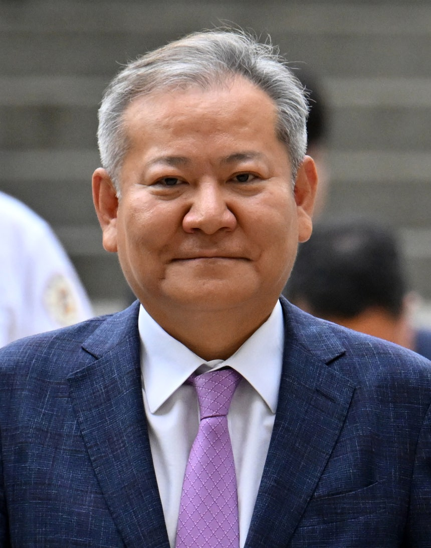 12·3 비상계엄 당시 ‘언론사 단전·단수’ 지시 의혹을 받는 토토사이트 마무리 멘트 전 행정안전부 장관이 지난달 31일 오후 서울 서초구 서울중앙지법에서 열린 구속 전 피의자 심문(영장실질심사)에 출석하고 있다. 임세준 기자