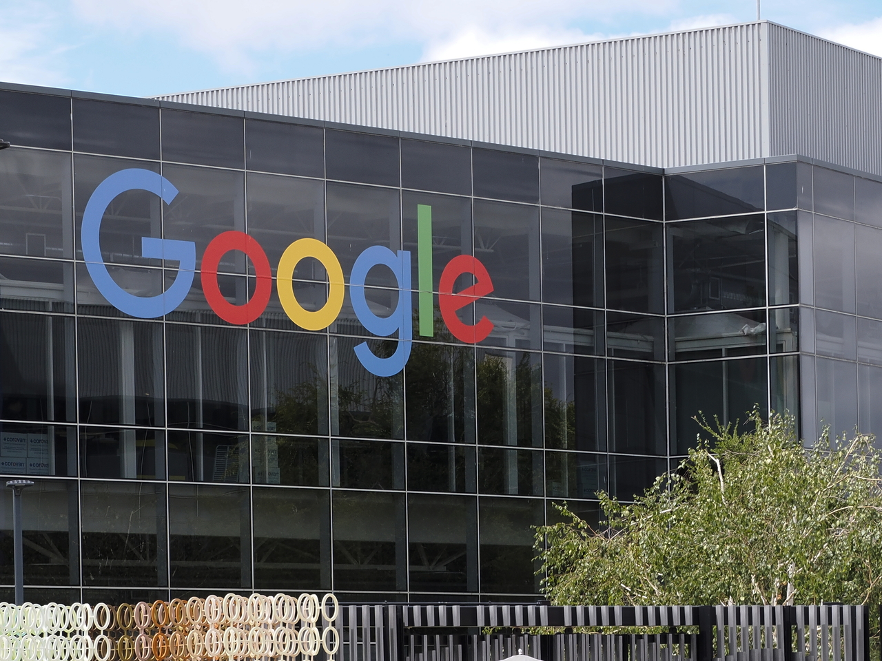 Google signage on the Googleplex in California (EPA-Yonhap)