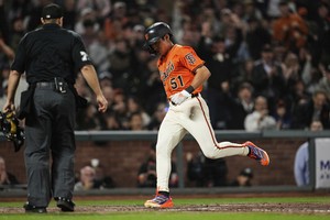 Giants' Lee Jung-hoo extends hitting streak to 7 games
