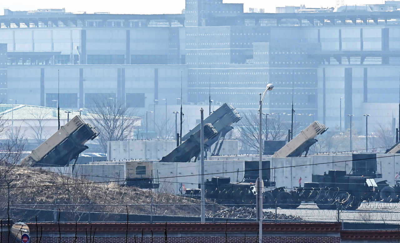 Patriot launcher vehicles are lined up at Camp Humphreys in Pyeongtaek, Gyeonggi Province, on March 10. (Newsis)