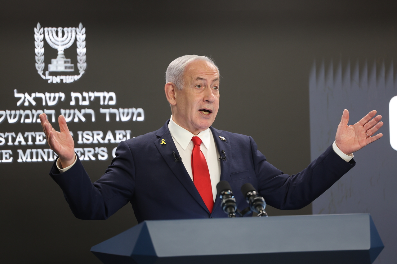 Israeli Prime Minister Benjamin Netanyahu speaks during a press conference at the prime minister?s office in Jerusalem, Israel, Sunday.   EPA-Yonhap