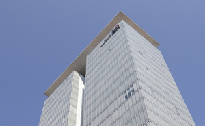 KT hits record earnings in Q2 on mobile growth, property gains KT hits record earnings in Q2 on mobile growth, property gains