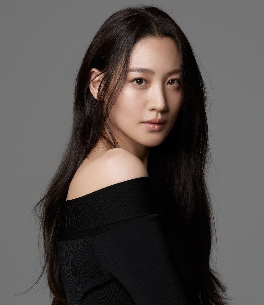 Claudia Kim (Saram Entertainment)