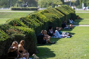 Heat wave scorches Europe and fans wildfire threat in France