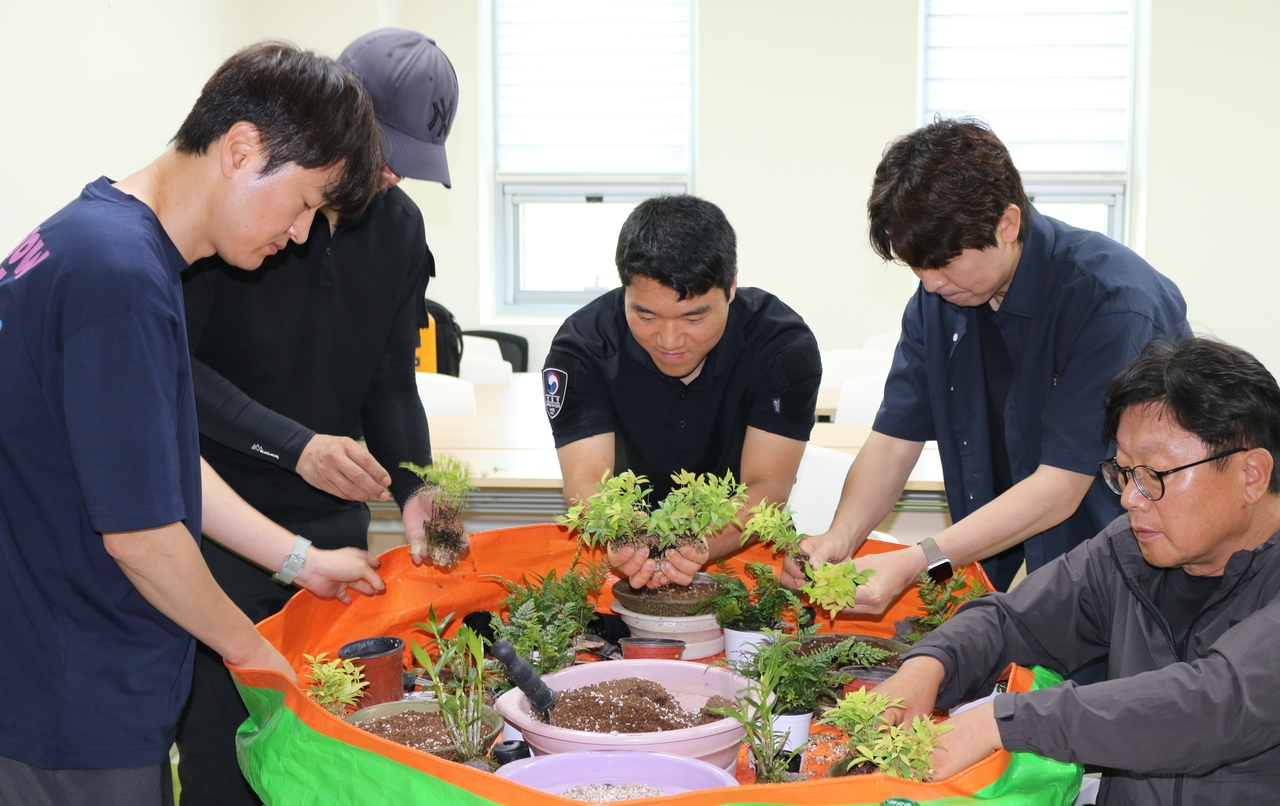 산불재난특수진화대원 대상 가드닝 프로그램[한국수목원정원관리원 제공]