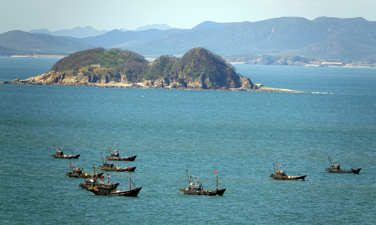 A Chinese fishing vessel operates near the Northern Limit Line (NLL) off Yeonpyeong Island on Sept. 25, 2020. (Yonhap)