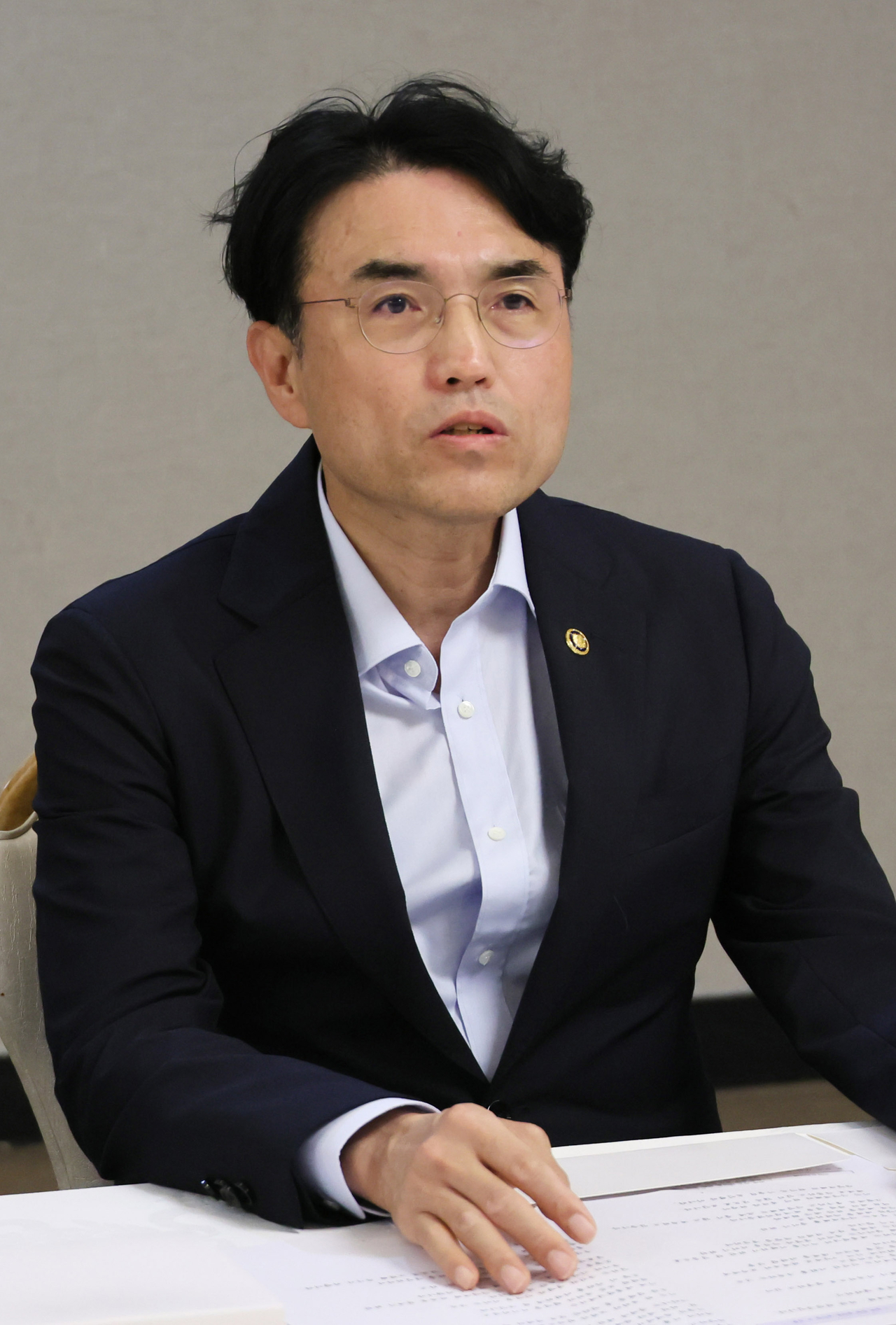 권창준 고용노동부 차관이 9일 서울 종로구 정부서울청사 광화문홀에서 열린 노동안전 종합대책 수립 범정부 1차 회의에서 발언하고 있다. [연합]