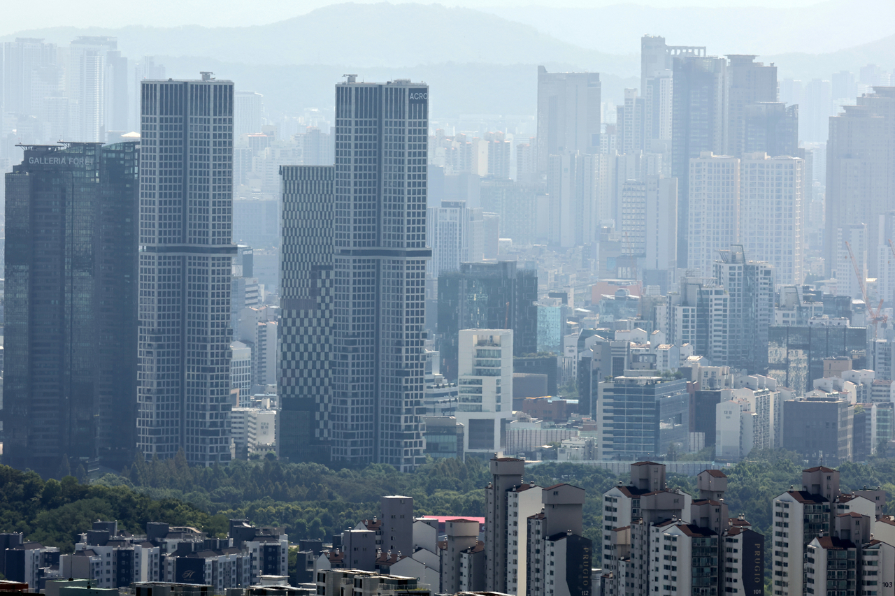 남산에서 본 서울.[연합]
