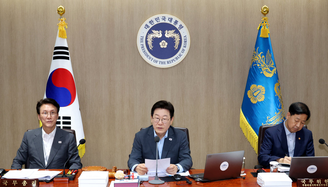 이재명 대통령이 12일 서울 용산 대통령실에서 열린 국무회의에서 발언하고 있다. [연합]