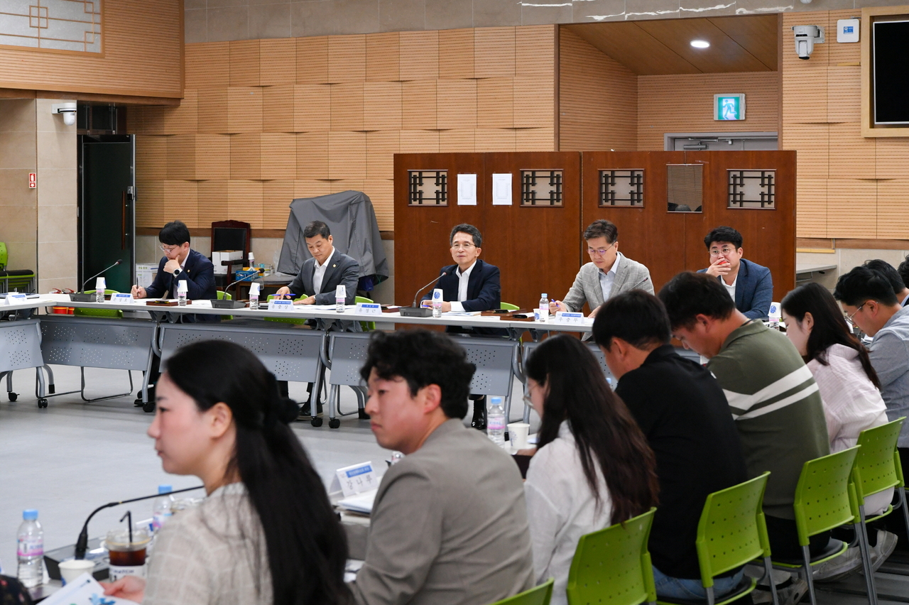 13일 영주시가 정책 워크숍을 열고 용역 추진 상황과 주요 과업을 공유하고 있다[영주시 제공]