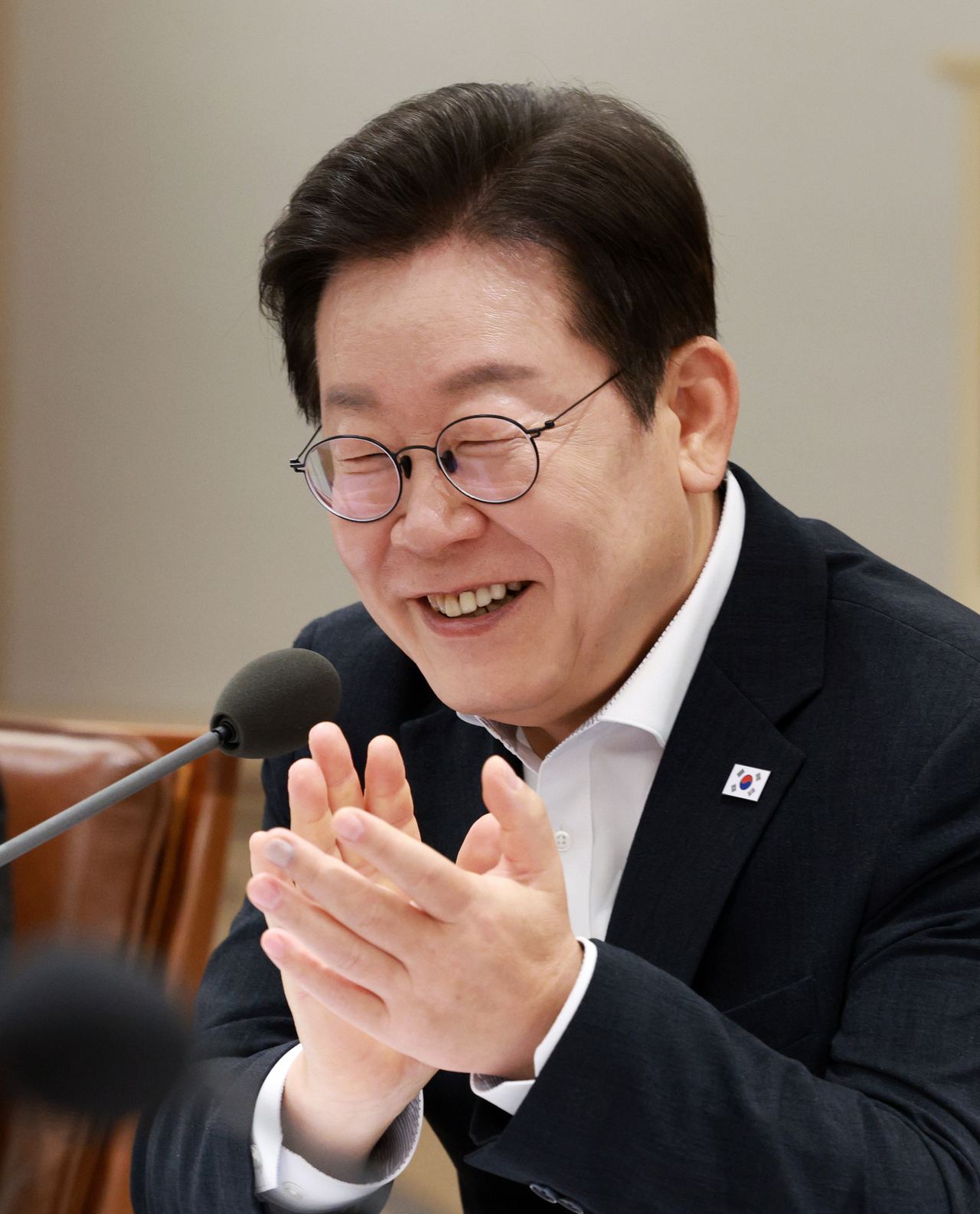 President Lee Jae Myung participates in a meeting at the presidential office in Yongsan, Seoul, Wednesday. (Yonhap)