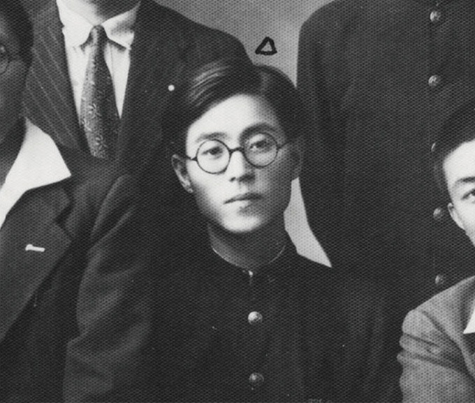 일본 유학 첫해, 여름방학에 귀향한 송몽규(윤sprit 토토사이트와 함께·사진 일부 확대), 1942, 작가 미상