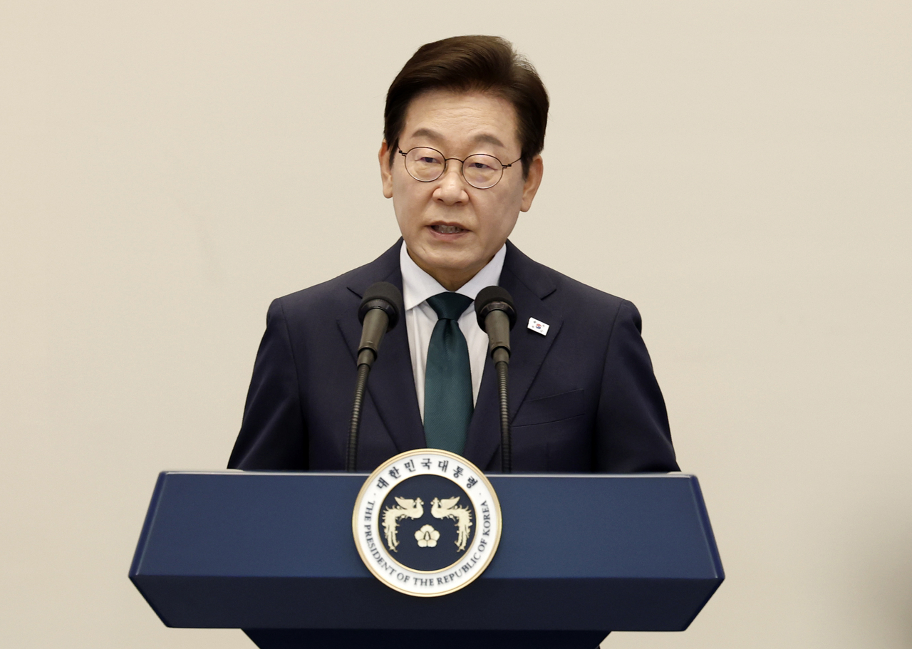 President Lee Jae Myung delivers remarks at an event titled ‘80th Liberation Day: President’s Invitation’ at the Blue House state guesthouse in Seoul on Thursday. (Pool Photo via Yonhap)