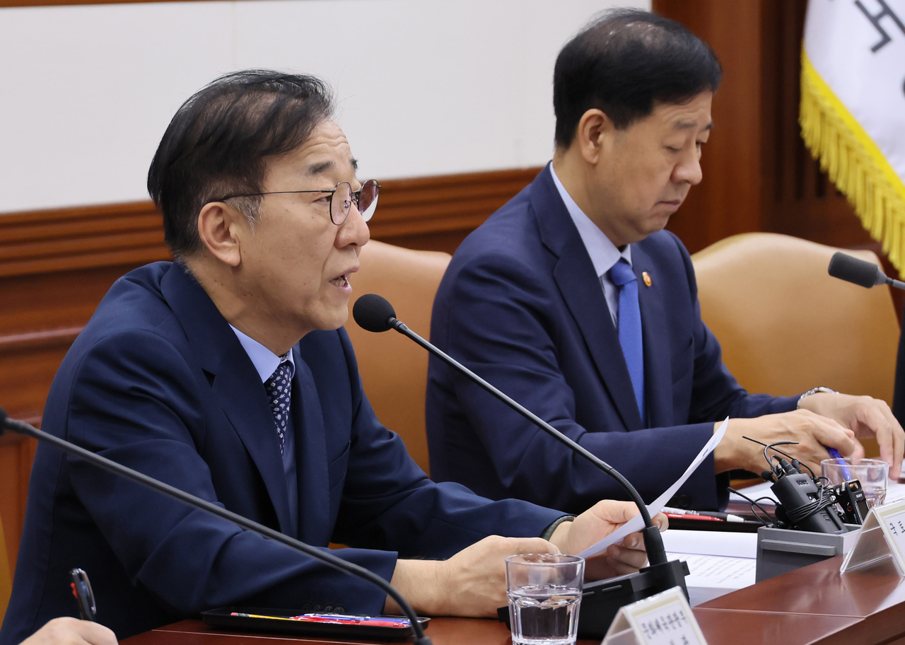 김윤덕 국토교통부 장관이 14일 서울 종로구 정부서울청사에서 열린 경제관계장관회의에서 발언하고 있다. [연합]