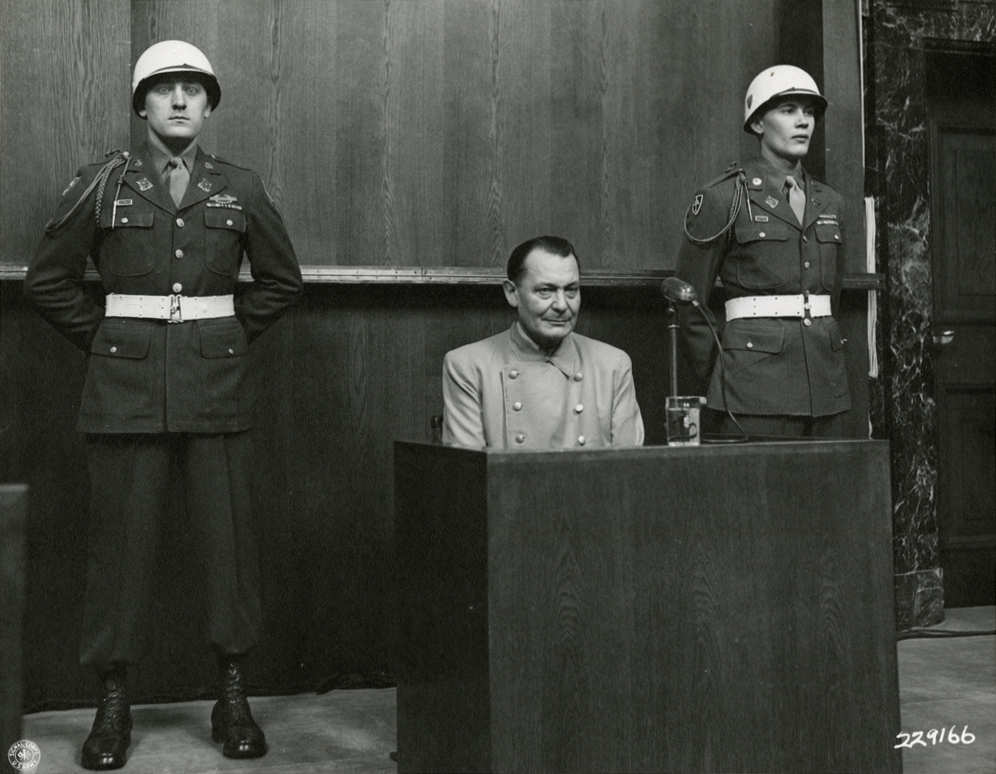 헤르만 괴링, 뉘른베르크 법정, 1946 [United States Army Signal Corps photographer - Harvard Law School Library, 위키미디어]