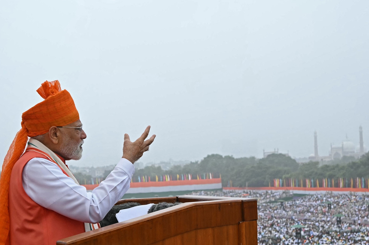 India's Prime Minister Narendra Modi addresses the nation from the ramparts of the Red Fort during the celebrations to mark country's Independence Day in New Delhi on Friday.   AFP-Yonhap