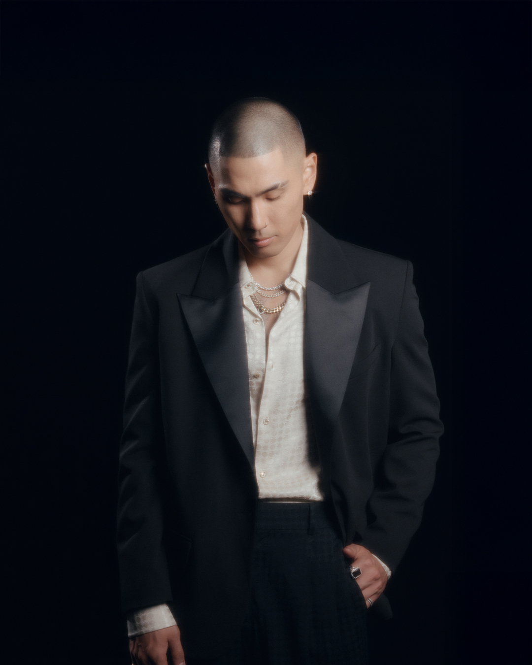 Singer-songwriter Vince (The Black Label)