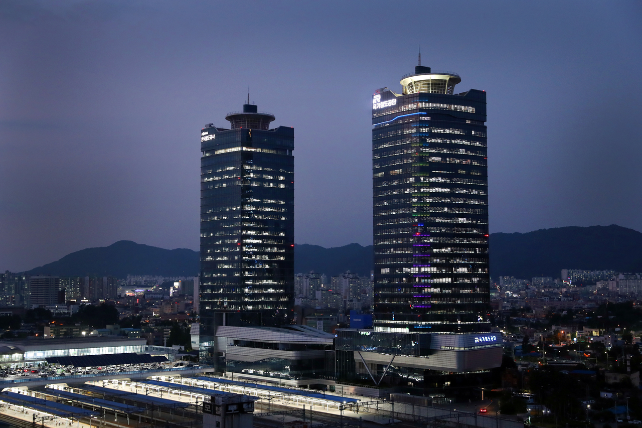 국가철도공단 사옥사진(야경).