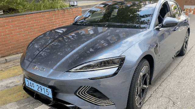 Exterior and interior view of BYD's Seal (Lim Jae-seong/The Korea Herald)