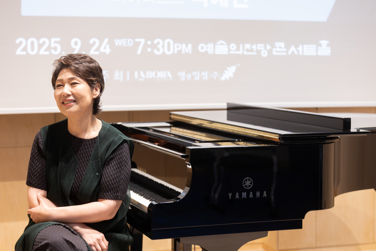Pianist Paik Hae-sun participates in a press conference on Monday at Jongno Art Hall in central Seoul. (Young & Ipsum)
