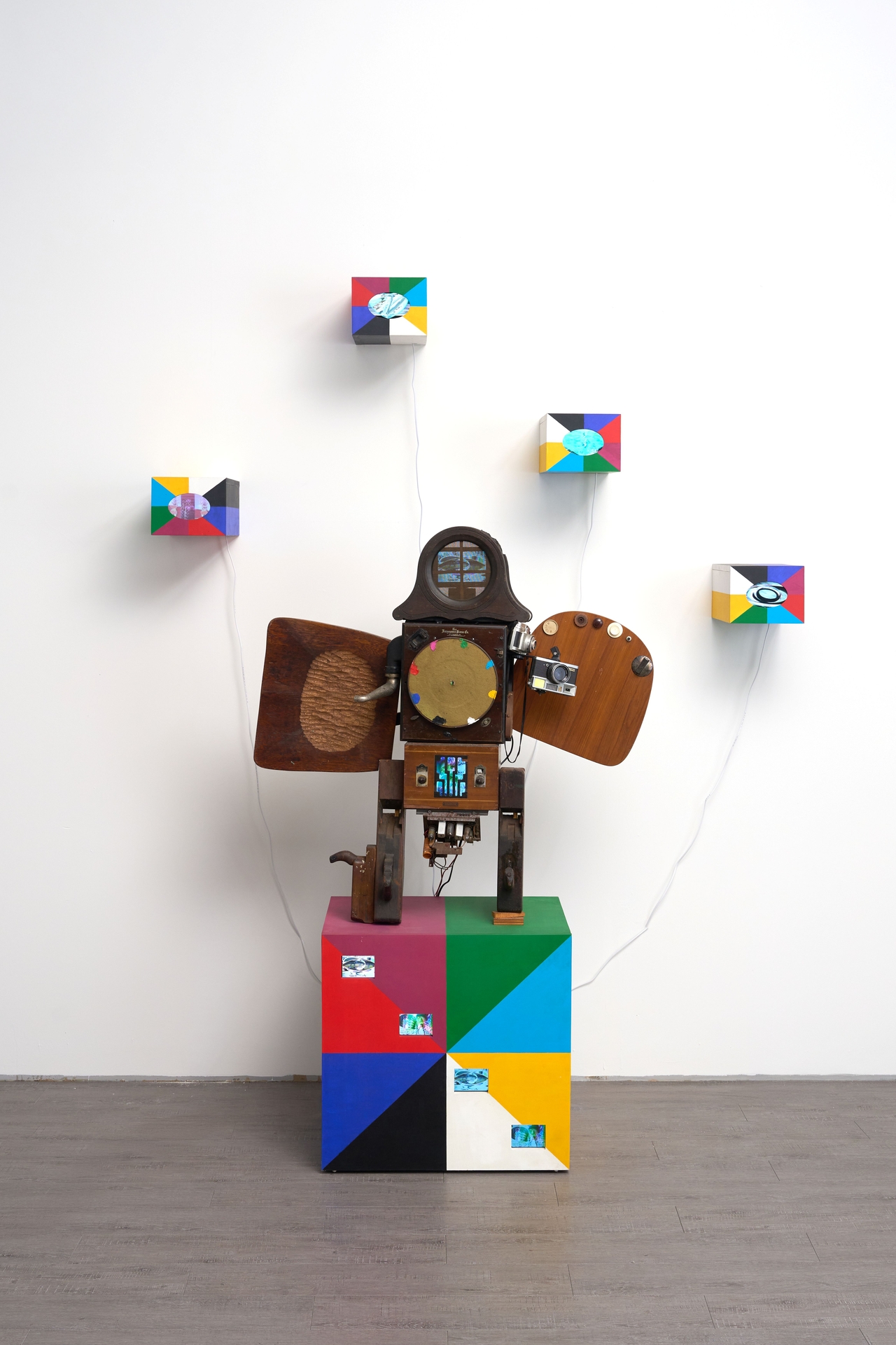 "Video Angel" by Paik Nam-june (Courtesy of Bhak)