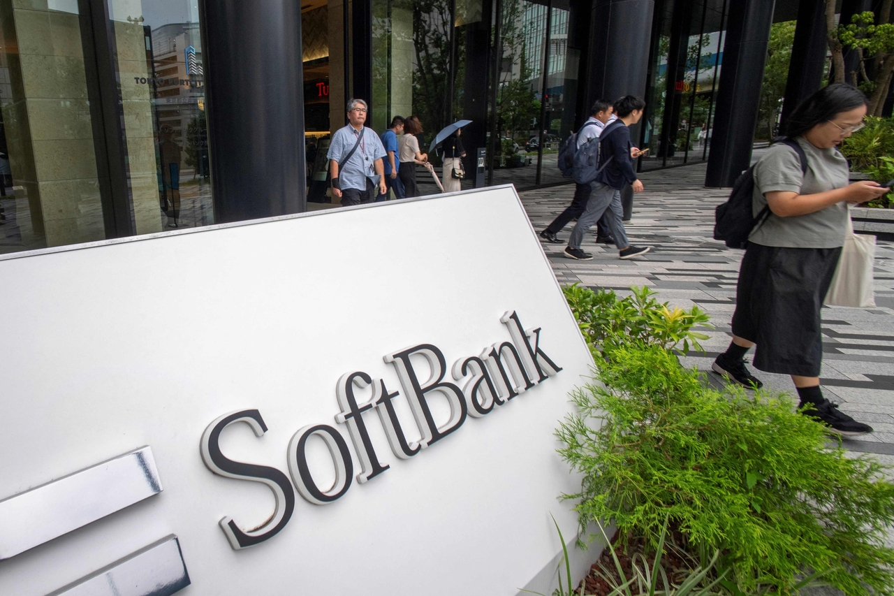 The logo of Japan's Softbank Group is displayed the company's head office in Tokyo on Aug. 7.   AFP-Yonhap