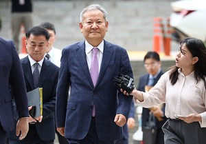 Former Interior Minister Lee Sang-min indicted over alleged role in Yoon's martial law
