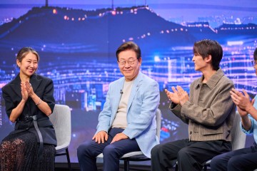 李대통령, ‘케데헌’ 감독 만났다 “자랑스러운 문화강국 만들겠다”