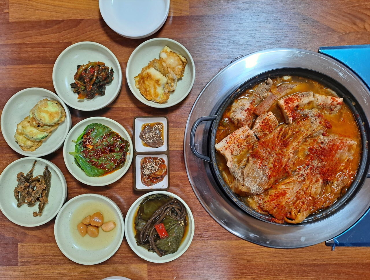 Myeolchi ssambap (Jaedoo Restaurant)