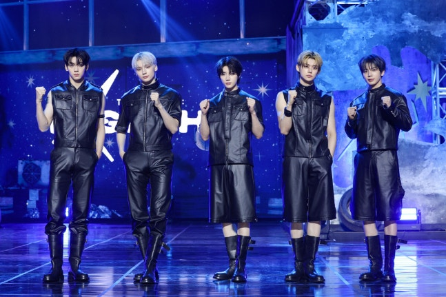 Tomorrow X Together (Big Hit Music)