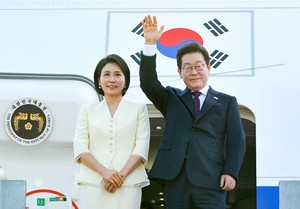 Lee set to wrap up visit to Japan, depart for high-stakes summit with Trump