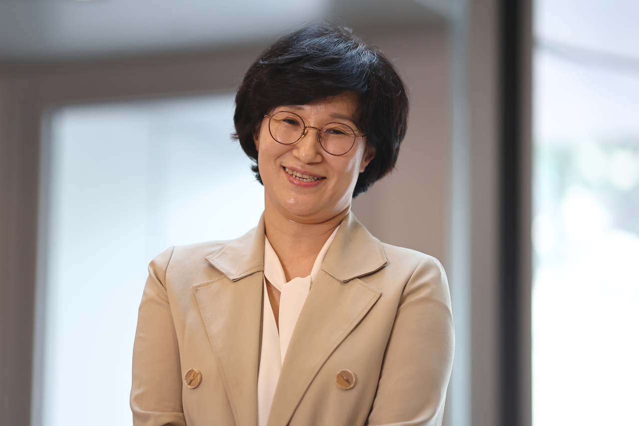 Won Min-kyong, nominee for gender equality minister, speaks to reporters at the Korea Youth Work Agency in Seodaemun-gu, western Seoul, on Aug. 18. (Yonhap)