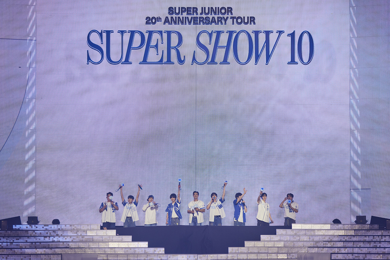 Super Junior performs during "Super Show 10," a concert marking its 20th anniversary, at the KSPO Dome in Songpa-gu, southern Seoul, Sunday. (SM Entertainment)