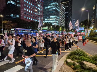 “노 트럼프(No Trump)! 노 킹(No King)!”    한미회담 앞두고 농민·진보 단체 트럼프 규탄 집회[세상&]