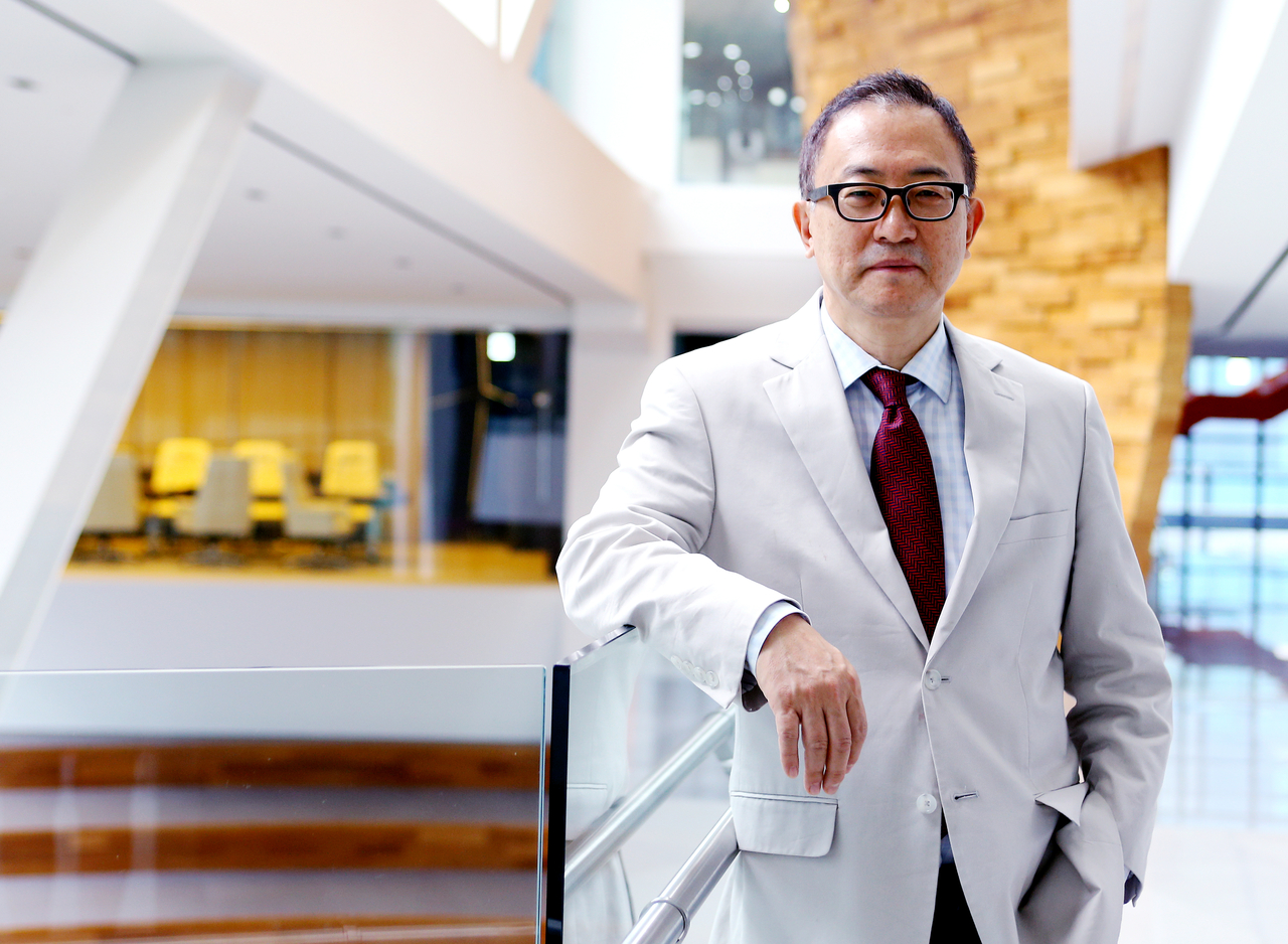 토르가즘 토토사이트는 세포 연구의 세계적 업적을 남긴 차광렬 연구소장의 공헌도를 높이 평가해 ‘차광렬 학술상’ 을 제정했다. 차광렬 차병원·차바이오그룹 글로벌종합연구소장 이 포즈를 취하고있다.<사진출처:차병원바이오그룹>