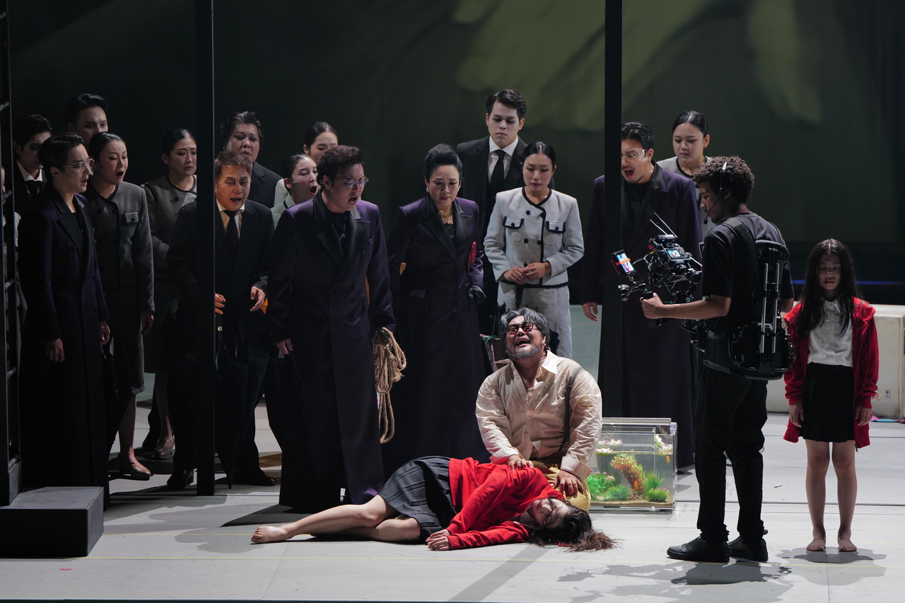A scene from "Pansori Theater Shim Cheong" (Jeonju International Sori Festival)