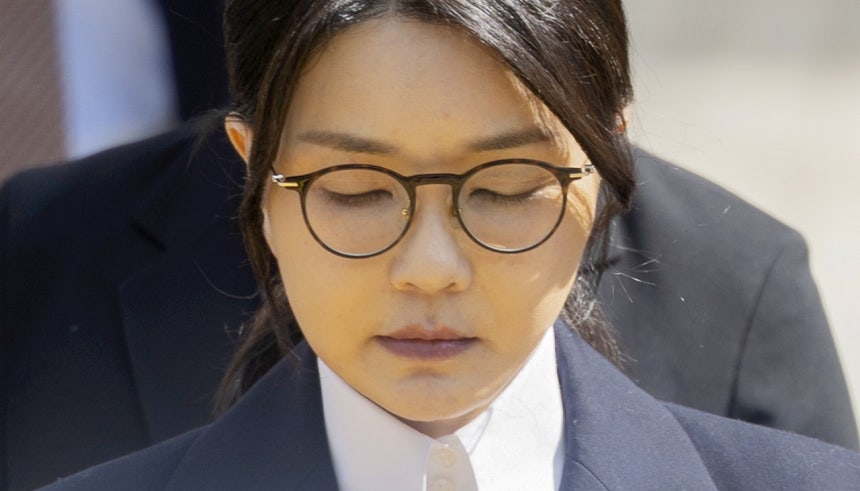 윤석열 전 대통령 부인 김건희 여사가 지난 12일 영장실질심사를 마친 뒤 서울 서초구 서울중앙지법 청사를 나서고 있다. [연합]