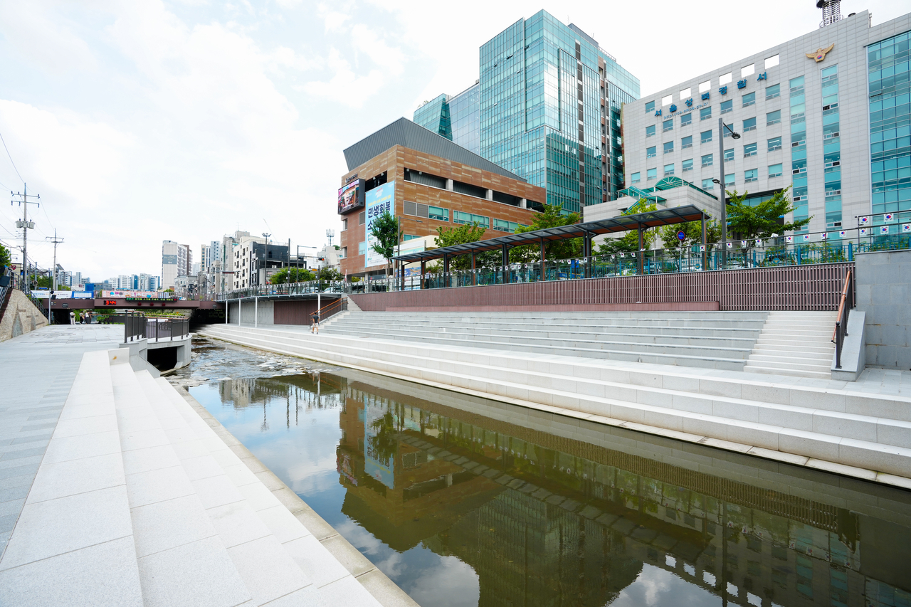 성북구 성북천 수변 명소로 새단장 - 헤럴드경제