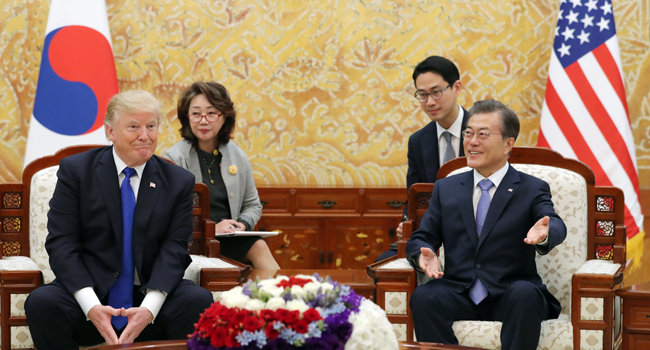 2018년 6월 12일 싱가포르에서 열린 북·미 정상회담에 토토사이트 무료거부으로 참석한 이연향 국장 [청와대사진기자단]
