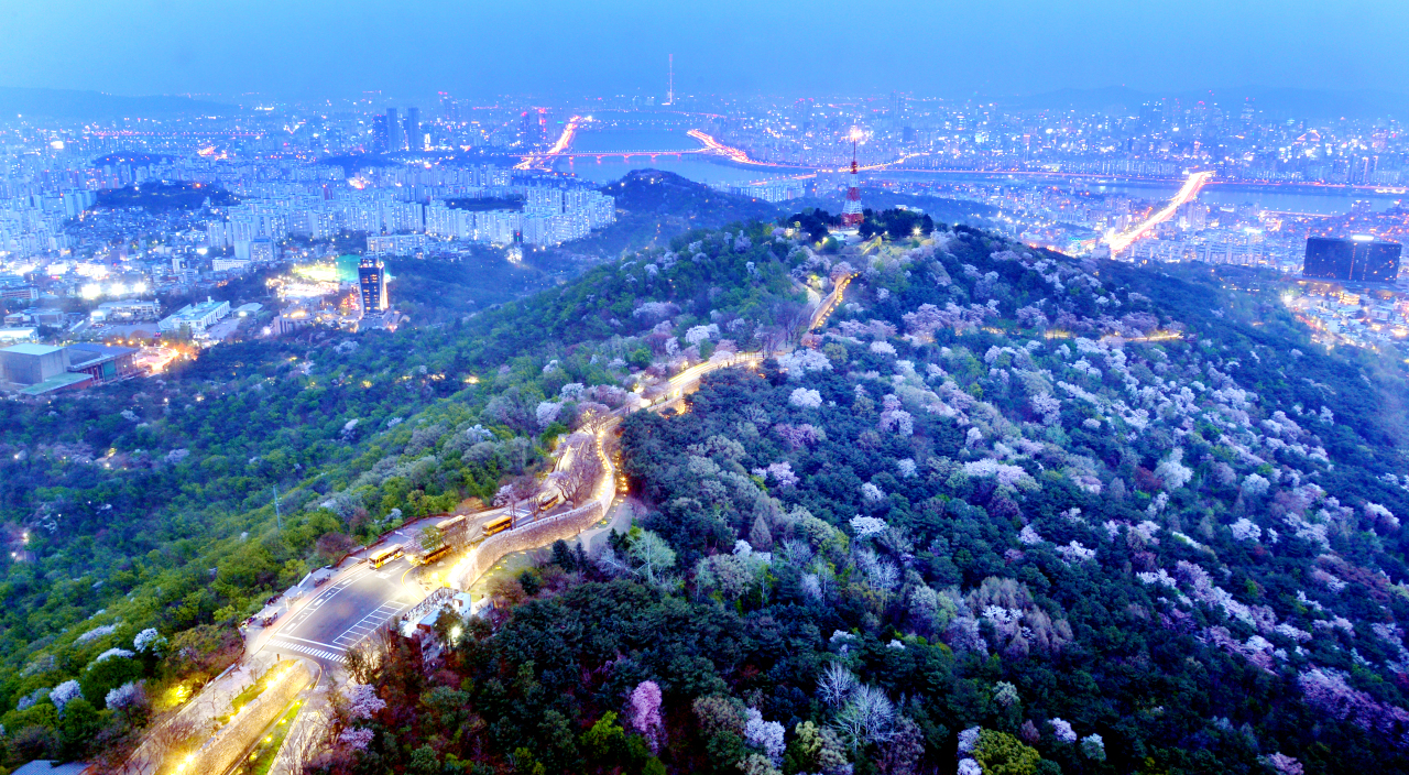 Panoramic view of the N Seoul Tower (Park Hyun-koo/The Korea Herald)