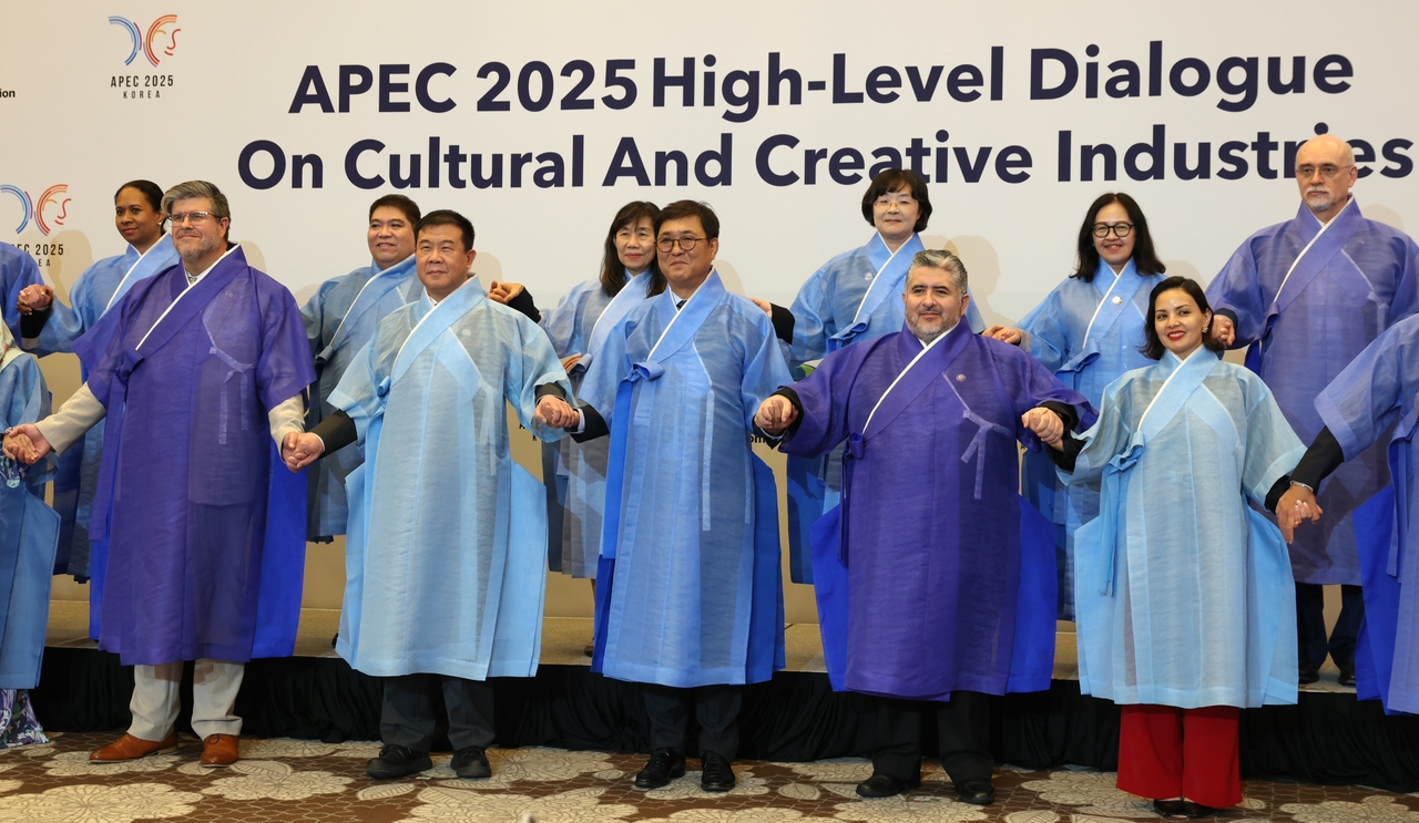Participants for APEC 2025 High-Level dialogue on Culture and Creative Industries pose for photos on Wednesday in Gyeongju, North Gyeongsang Province. (Minsitry of Cutlure, Sports and Toursim)