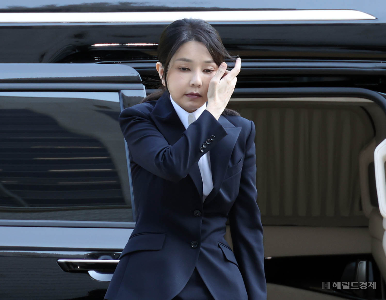 김건희 여사와 관련한 의혹을 수사하는 민중기 특별검사팀이 29일 김 여사에 대한 기소를 하루 앞두고 사실상 마지막 소환 조사를 한다. 임세준 기자