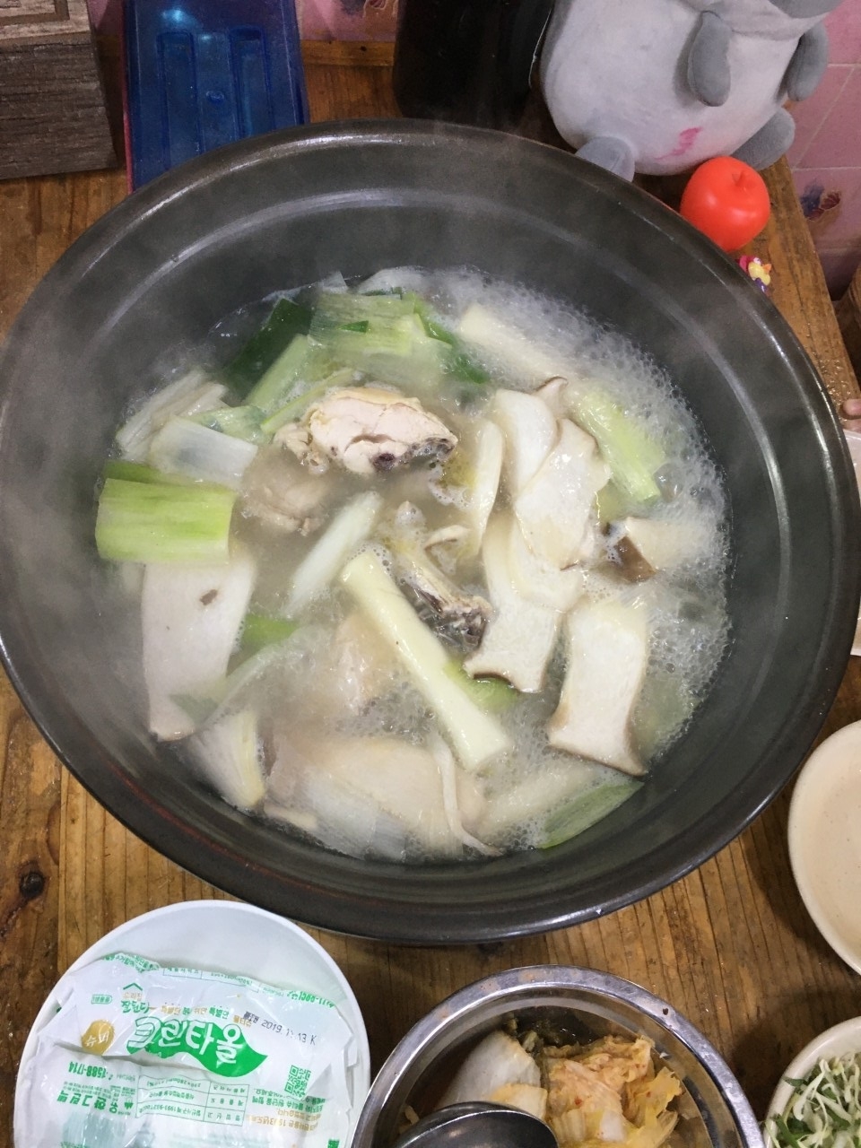 A bowl of dakhanmari at the chicken stew restaurant Onesodak (Onesodak)