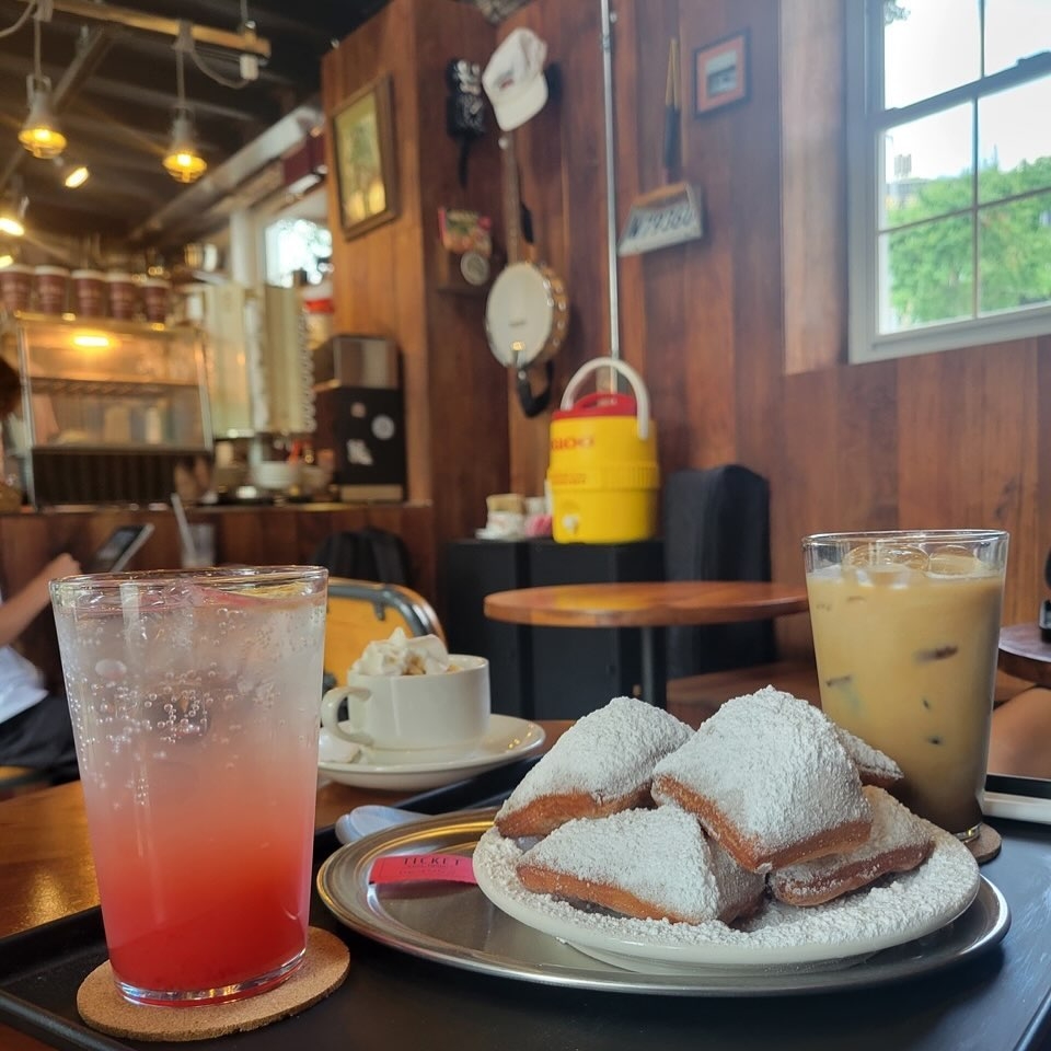 New Iberia Cafe (New Iberia Cafe)