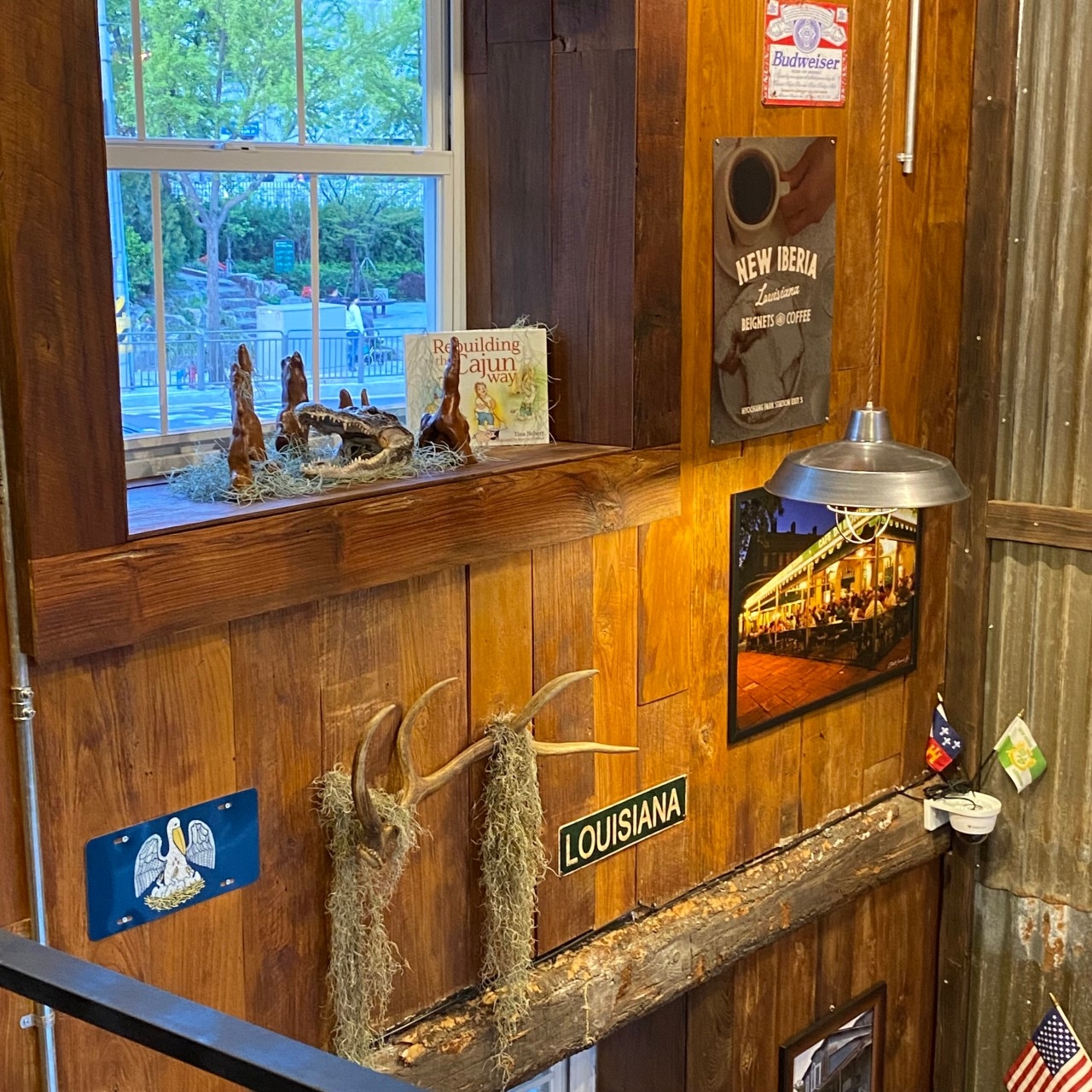 New Iberia Cafe (New Iberia Cafe)