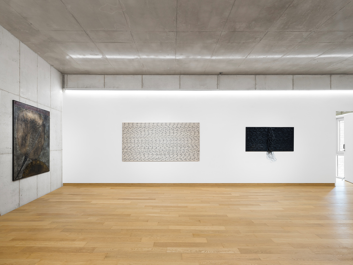 Installation view of Ha Chong-hyun's works from the 1960s and 1970s at Ha Chong-Hyun Art Center in Paju, Gyeonggi Province (Kukje Gallery)